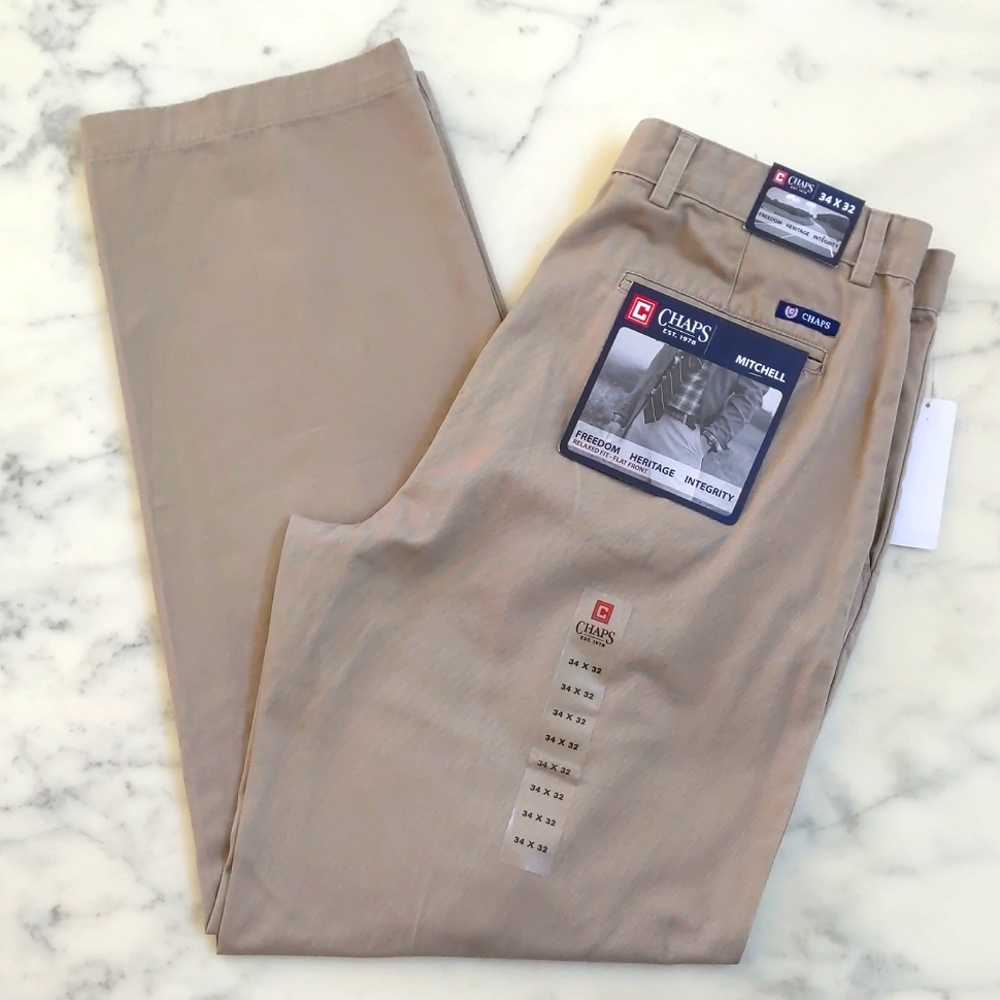 NWT. CHAPS Men's 100% Cotton Relaxed Fit, Flat Front Khaki Pants.